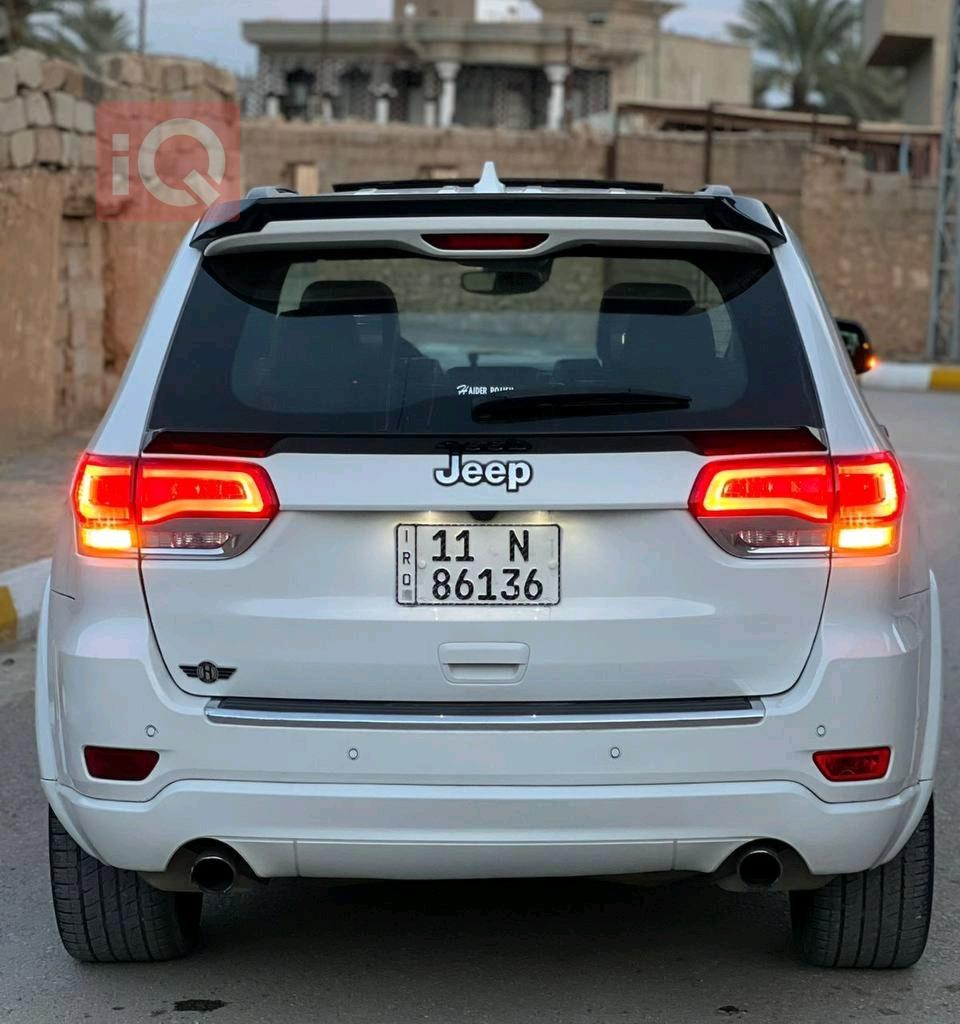 جیپ گراند شیرۆکی